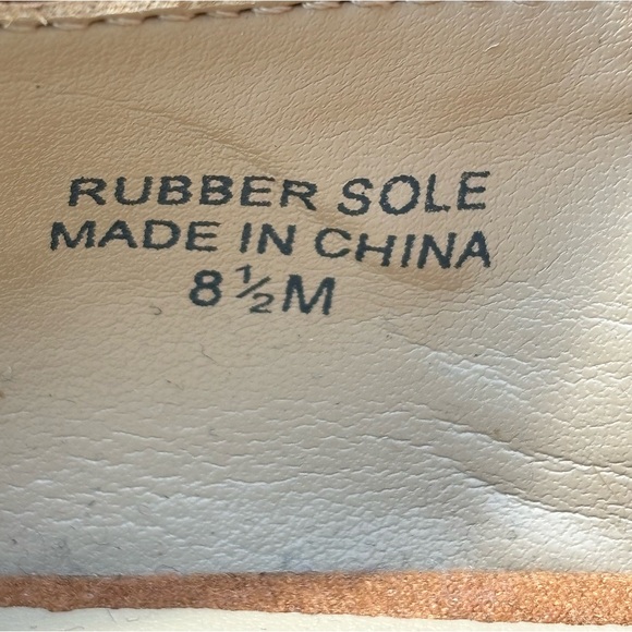 Ann Taylor Ada Suede Pointy Toe, Flats with Tassels. Woman’s Size 8 1/2 - Picture 4 of 13